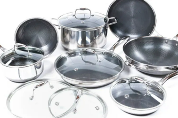 Free Bosch Cookware Set